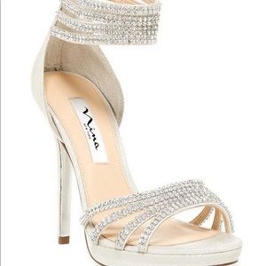 Nina fergie silver reflect sparkly formal heels